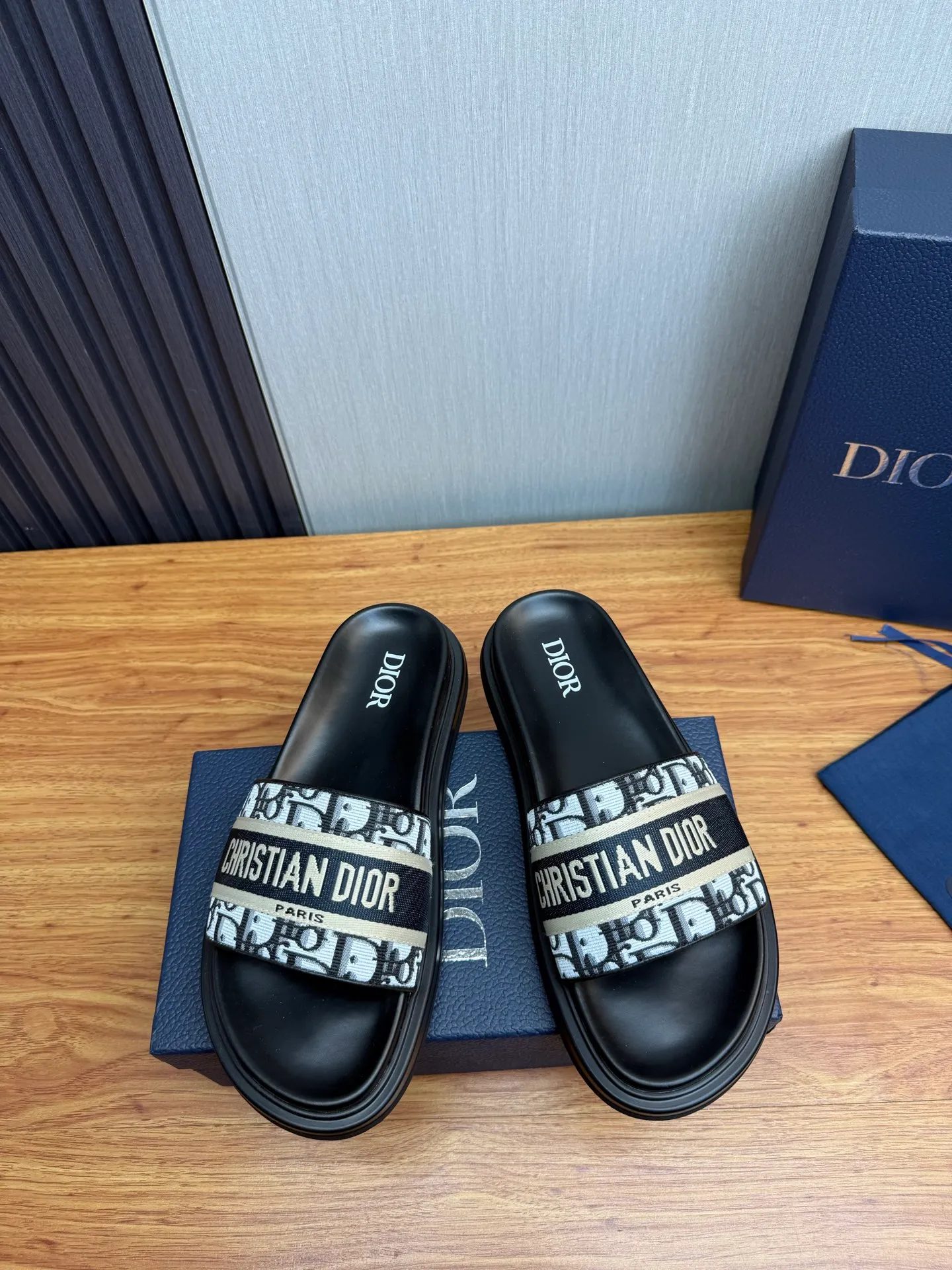 Men's shoes 260💰 Dior. Men's slippers🩴Official website 1:1 production 38-45 size 45 46 🉑️Customized original material shipped✅
